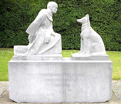 Statue of St. Francis with dog, Photo.... Dave Cushman