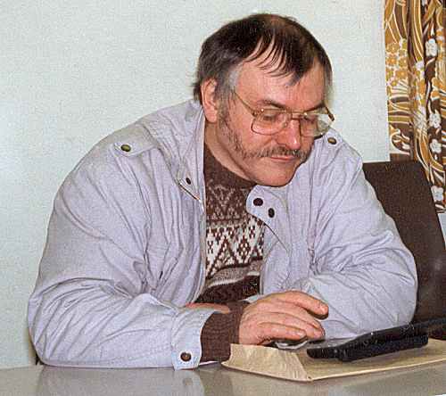 Taken at a beekeeping committee meeting in 1993 or 1994 by Bob Newham